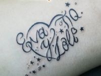 Eva-loli-corazon-heart-estrellas-stars-tattoo-tatuaje-amor-de-madre-zamora