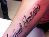 Michael-jackson-nombre-name-letras-rey-pop-tattoo-tatuaje-amor-de-madre-zamora