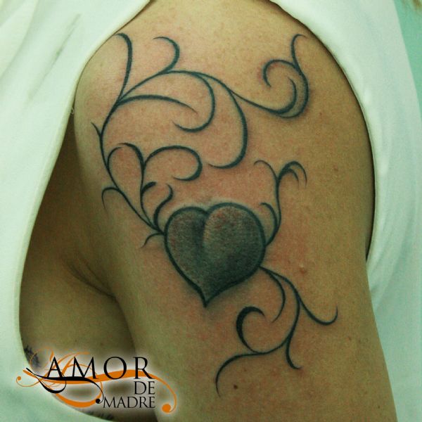 Corazon-heart-filigrana-sombras-shadows-tattoo-tatuaje-amor-de-madre-zamora