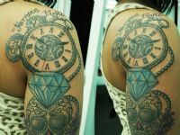 Calavera-reloj-diamante-rosa-tempus-fugit-tattoo-tatuaje-amor-de-madre-zamora