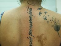 caligrafia-frase-letras-tattoo-tatuaje-amor-de-madre-zamora-lettering-woman-girl