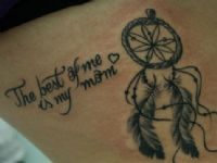 Atrapasueos-plumas-feathers-frase-palabras-words-phrase-tattoo-tatuaje-amor-de-madre-zamora-woman-m