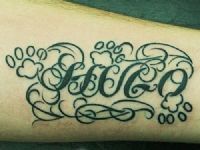 Nombre-name-hugo-huellas-filigranas-tattoo-tatuaje-amor-de-madre-zamora