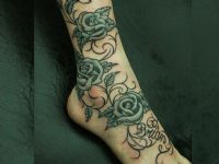 Brian-nombre-name-enredadera-flores-flowers-filigrana-tattoo-tatuaje-amor-de-madre-zamora