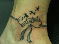 tattoo-tatuaje-amor-de-madre-zamora-tobillera-cadena-sisters-hermanas-pajaros-birds-pie