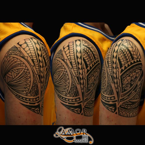 maori-polinesio-polinesian-tattoo-tauaje-tribal-shoulder hombro-amor-de madre-zamora