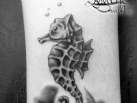 Caballito-de-mar-seahorse-animal-sea-acuatico-tattoo-tatuaje-amor-de-madre-zamora