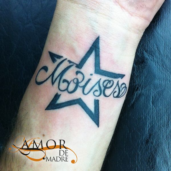 Moises-nombre-name-estrella-star-tattoo-tatuaje-amor-de-madre-zamora